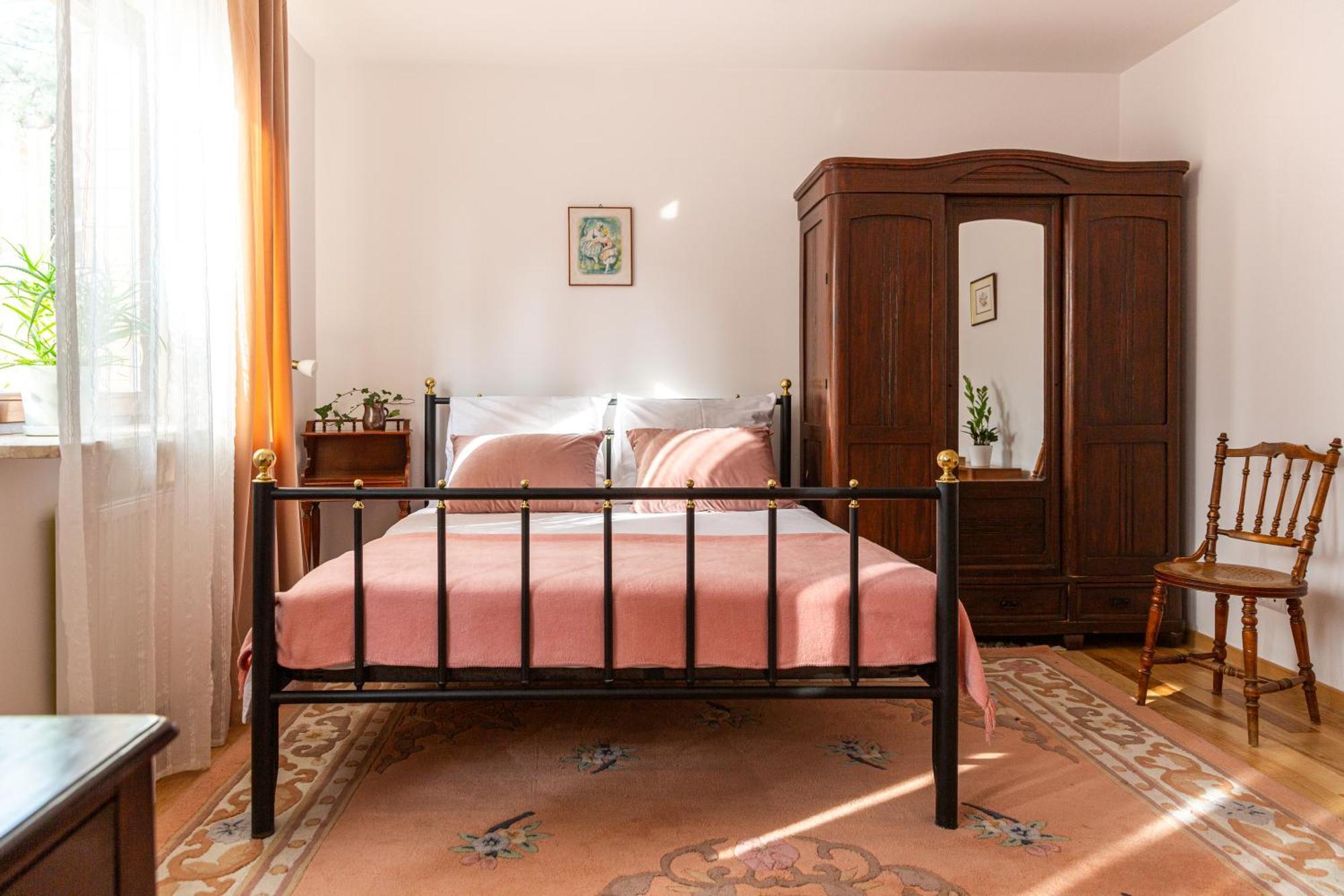 Pink Rose Suite Józefów Zewnętrze zdjęcie